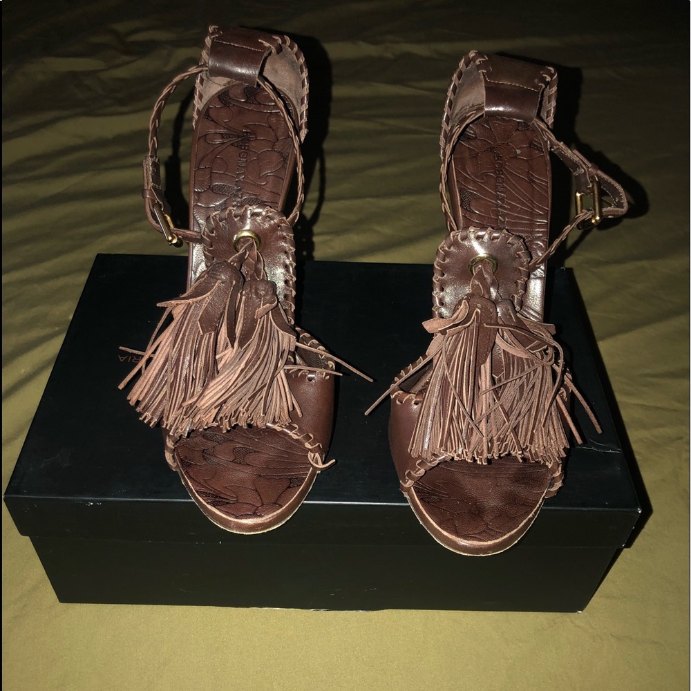 Gorgeous Brown Tasseled Sandals